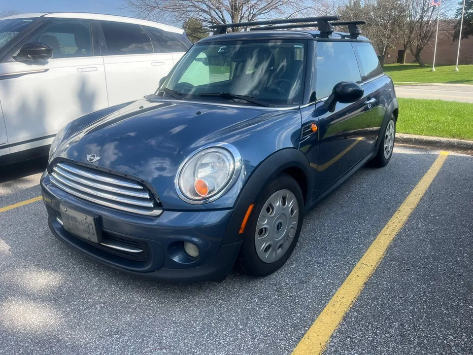 Mini Cooper 2011 photo 2