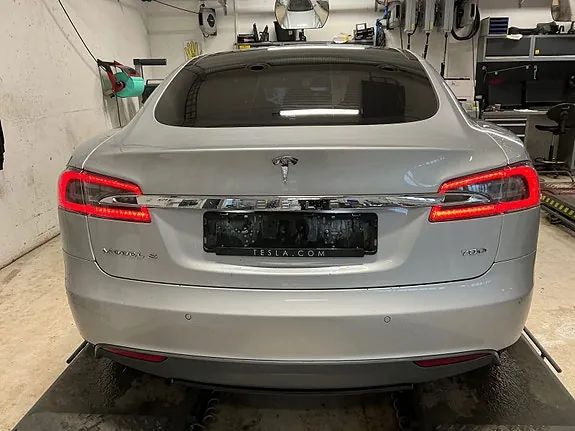 Tesla Model S 2016 photo 3
