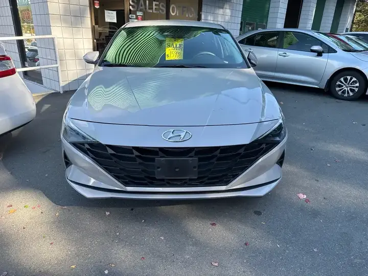 Hyundai Elantra 2022 photo 2
