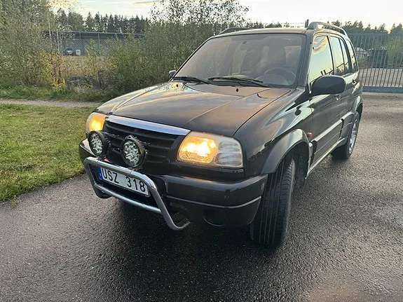 Suzuki Grand Vitara 2004 photo 2
