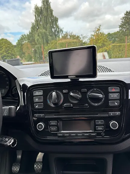 Volkswagen Up 2014 photo 4
