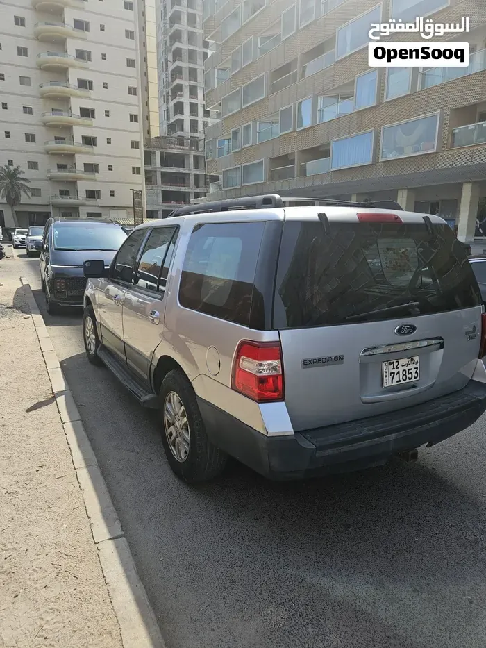 Ford Expedition 2013 photo 2