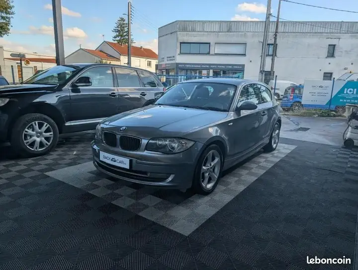 BMW Series 1 2009 photo 3