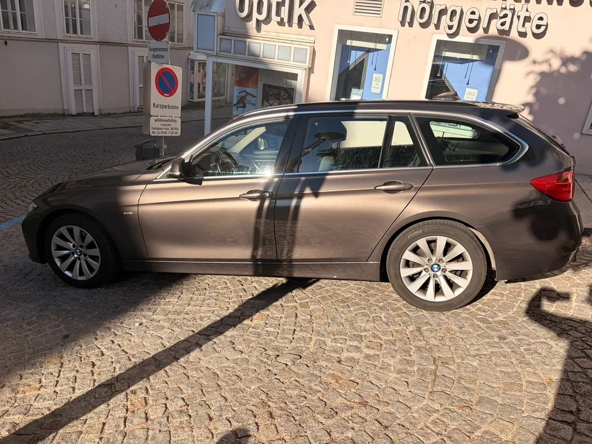 BMW 3Er-Reihe 320I 2013 photo 3