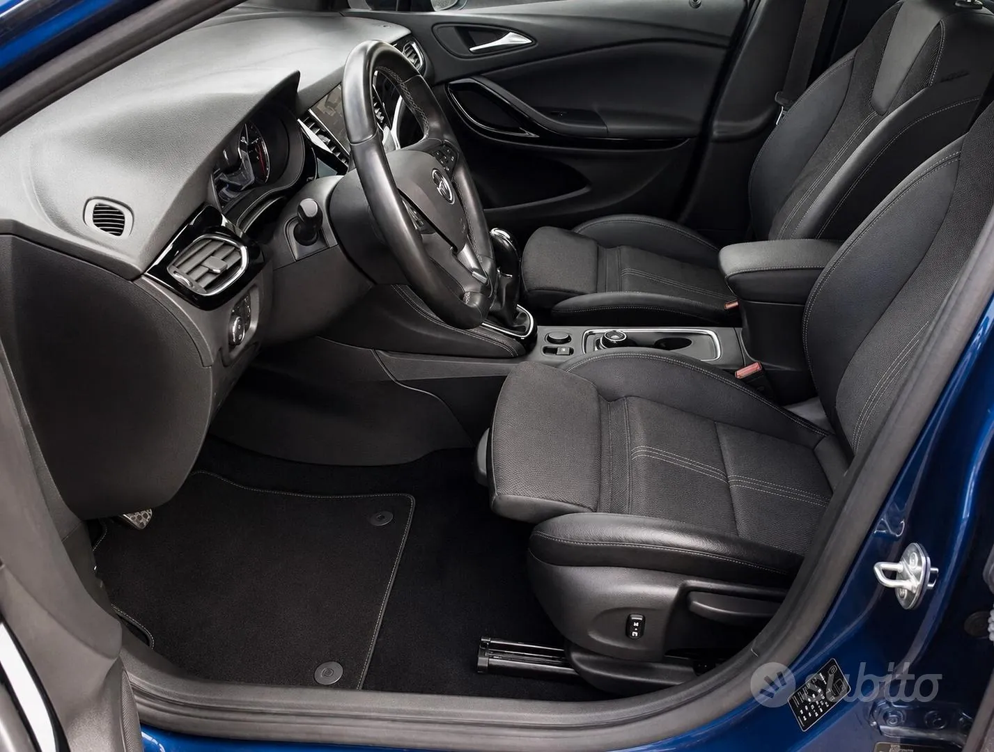 Opel Astra 2022 photo 4