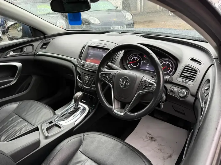 Vauxhall Insignia 2015 photo 3