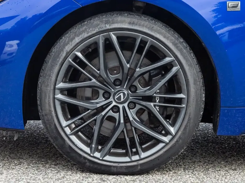 Lexus Is 2025 photo 5