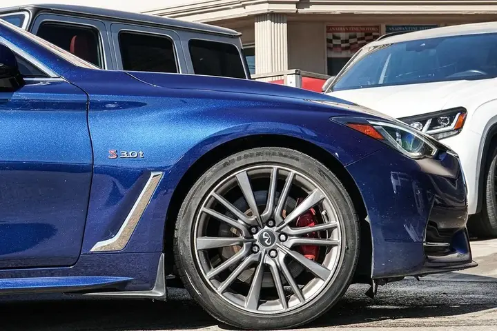 Infiniti Q60 2017 photo 4