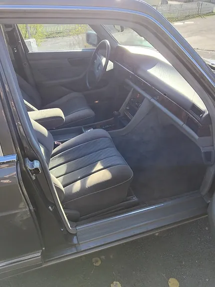 Mercedes-Benz S300 1988 photo 5