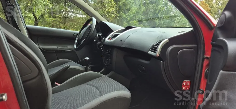 Peugeot 206 2009 photo 5