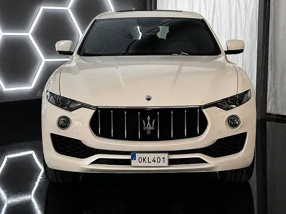Maserati Levante 2017 photo 2