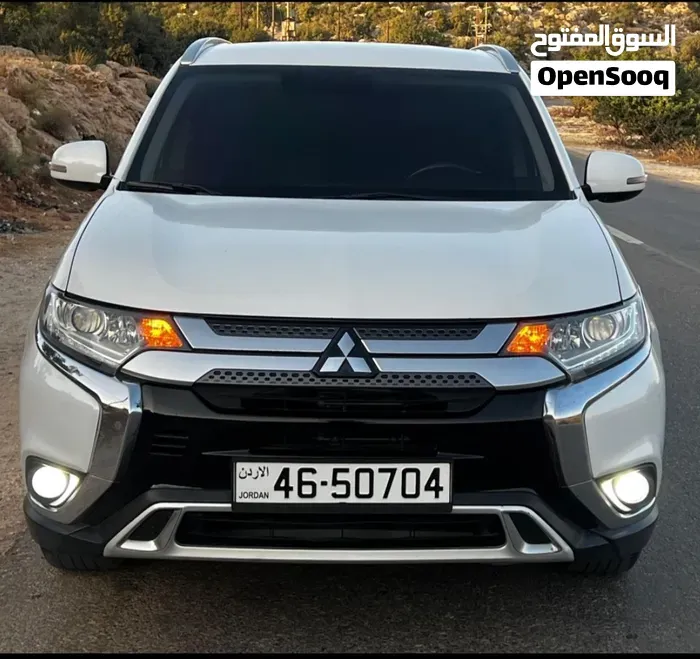 Mitsubishi Outlander 2020 photo 2