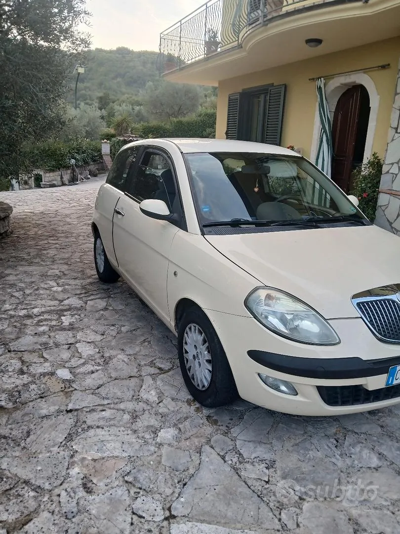 Lancia Ypsilon 2004 photo 2