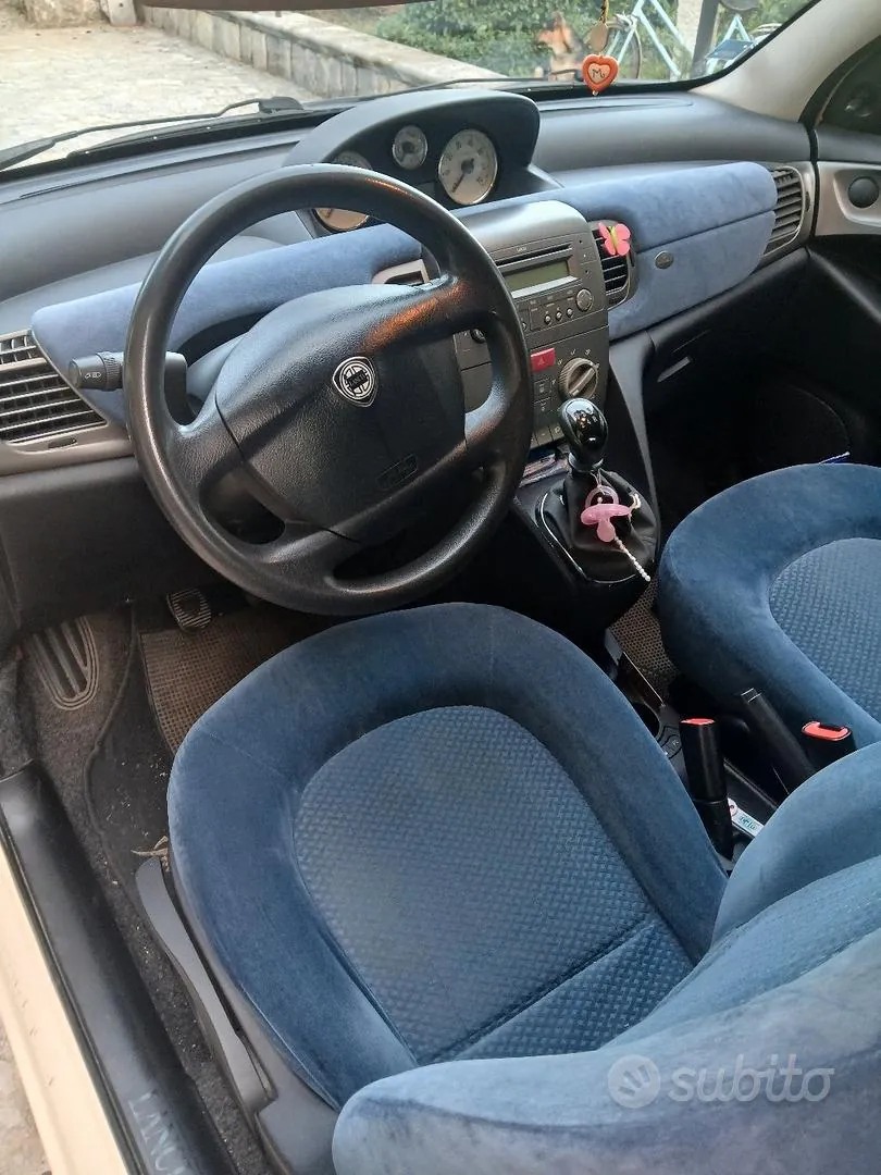 Lancia Ypsilon 2004 photo 4