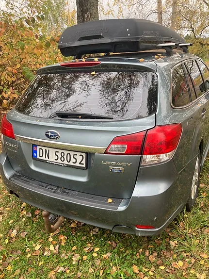 Subaru Legacy 2011 photo 2