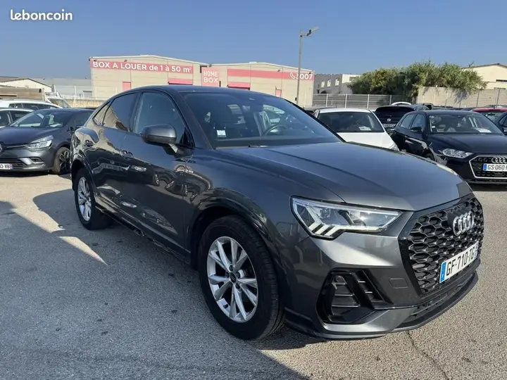 Audi Q3 2022 photo 2