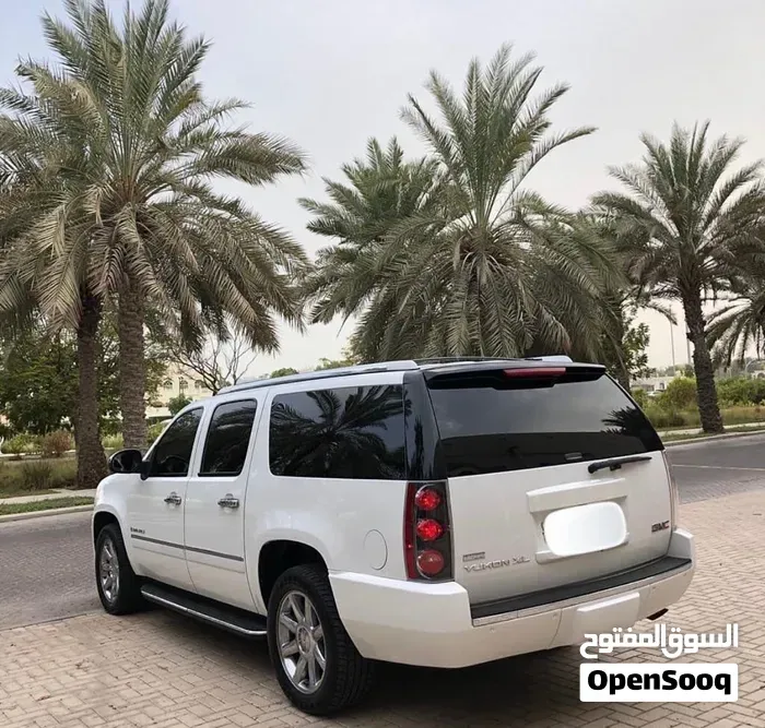 GMC Yukon 2007 photo 2