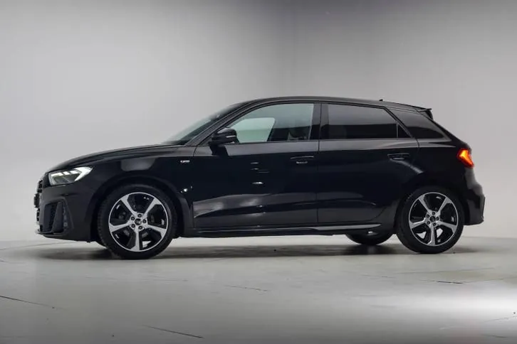 Audi A1 2024 photo 2