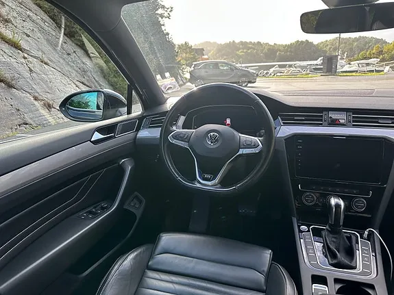 Volkswagen Passat 2020 photo 2
