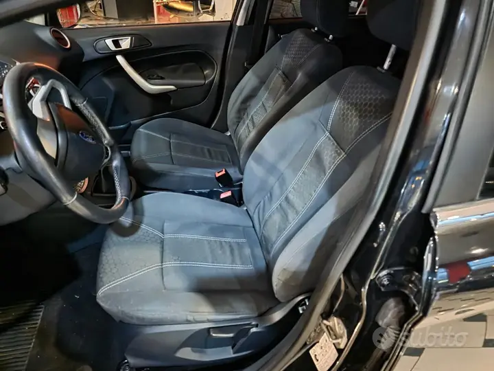 Ford Fiesta 2012 photo 5