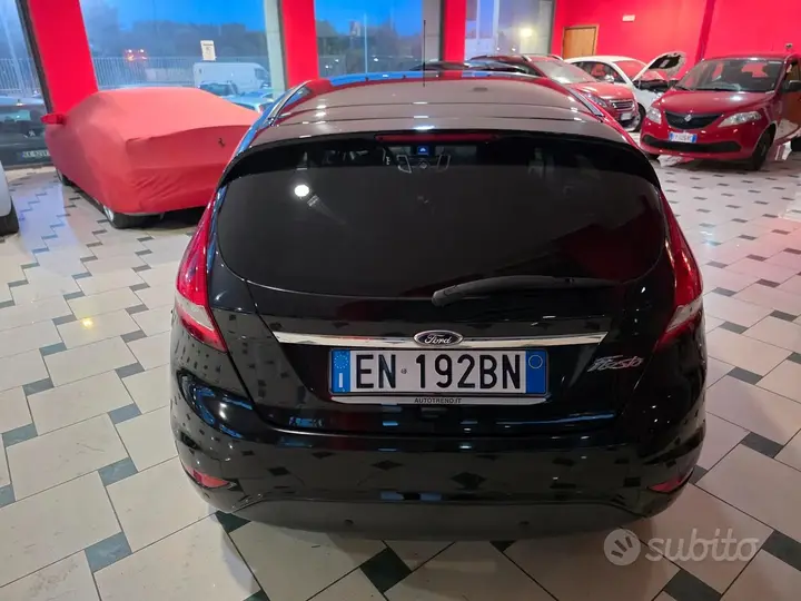 Ford Fiesta 2012 photo 4