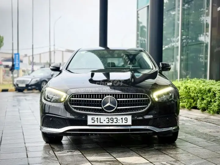 Mercedes-Benz E-Class 2023 photo 3