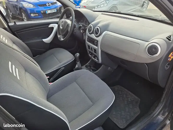 Dacia Sandero 2012 photo 4