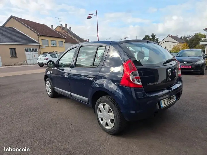 Dacia Sandero 2012 photo 2