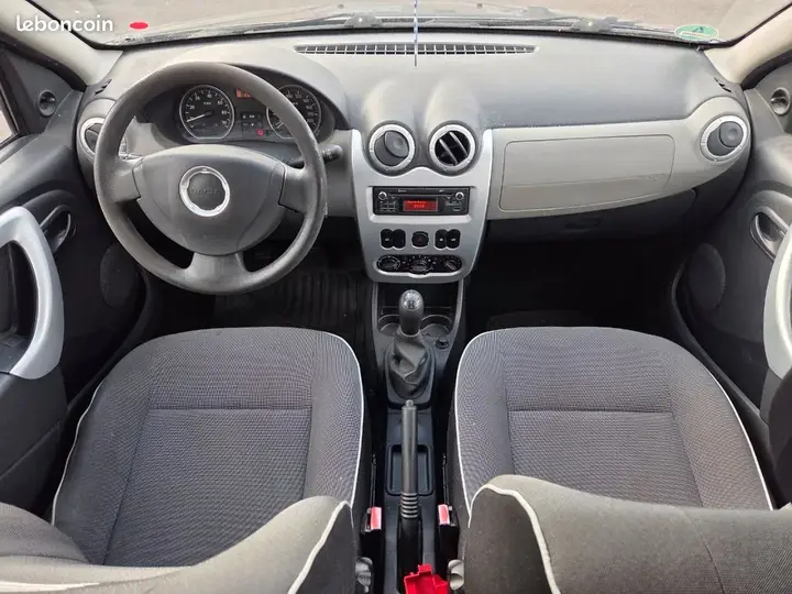 Dacia Sandero 2012 photo 3