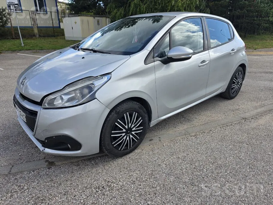 Peugeot 208 2015 photo 5