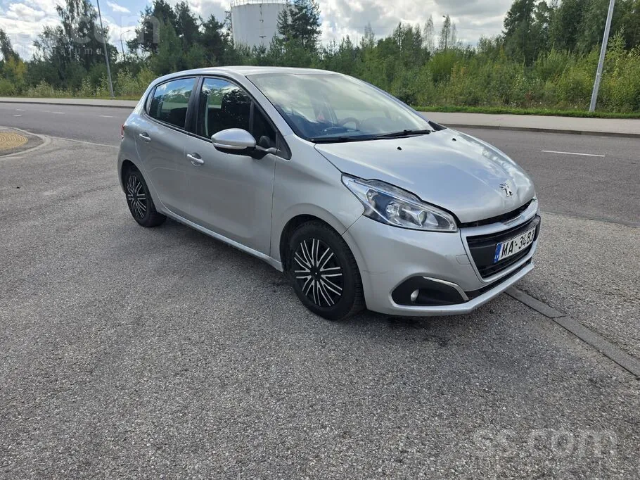 Peugeot 208 2015 photo 2