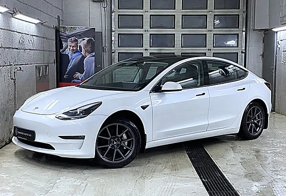 Tesla Model 3 2021 photo 3