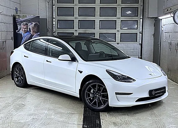 Tesla Model 3 2021 photo 2