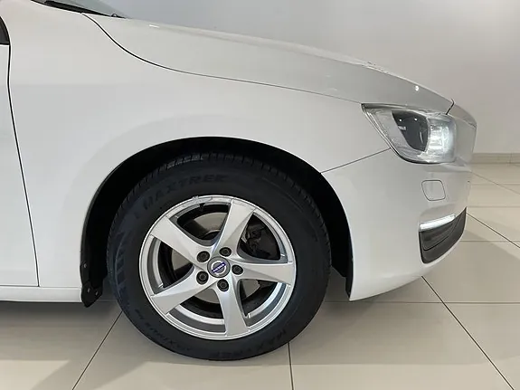Volvo V60 2017 photo 5