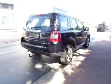 Land Rover Freelander 2010 photo 3