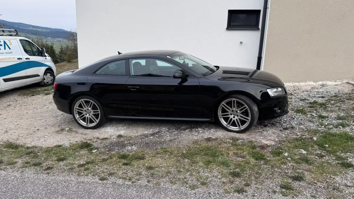 Audi A5 2008 photo 2