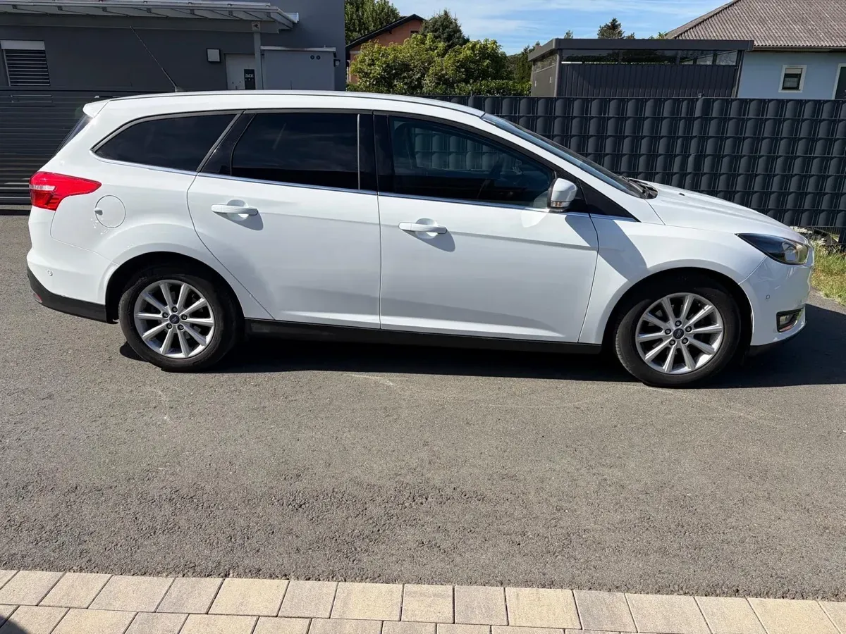 Ford Focus 2015 photo 2