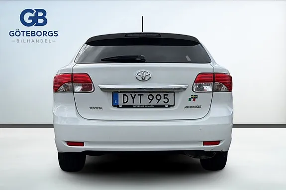 Toyota Avensis 2015 photo 5