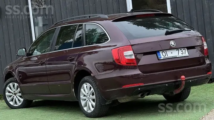 Skoda Superb 2013 photo 3