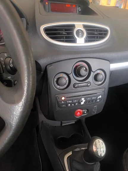 Renault Clio 2011 photo 3