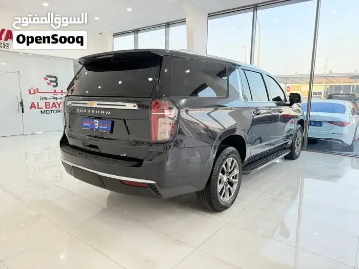 Chevrolet Suburban 2023 photo 3