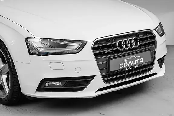 Audi A4 2012 photo 2