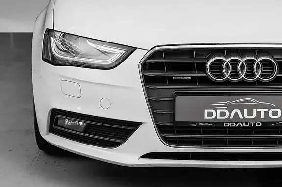 Audi A4 2012 photo 3