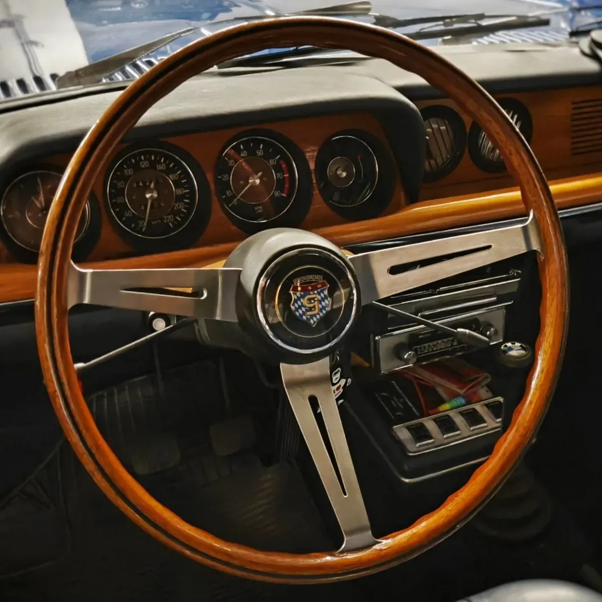 BMW 2000 Cs (E120) 1968 photo 3