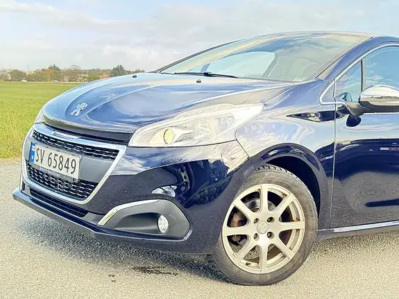 Peugeot 208 2015 photo 3