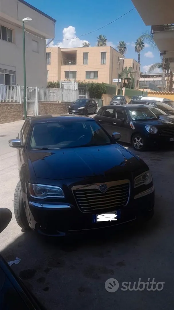 Lancia Thema 2011 photo 4