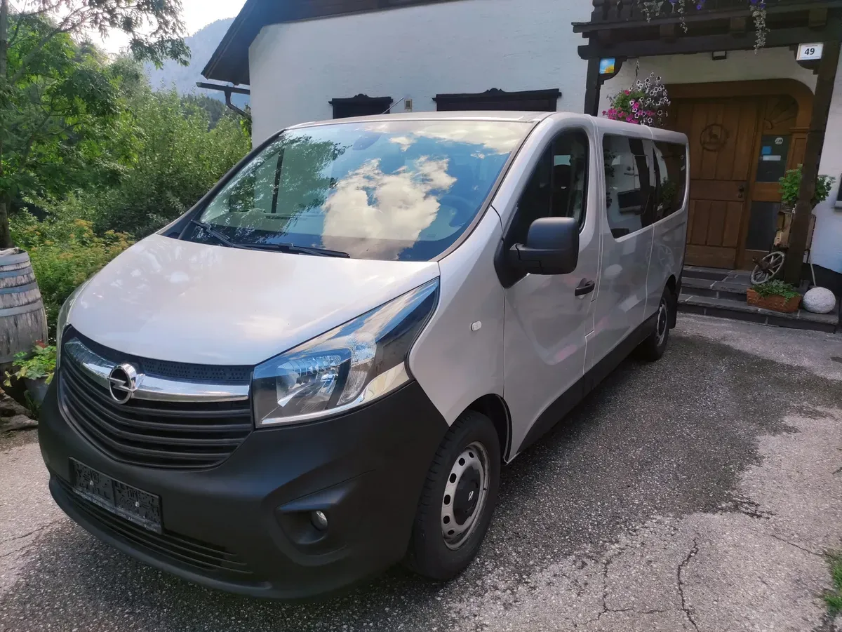 Opel Vivaro 2015 photo 2
