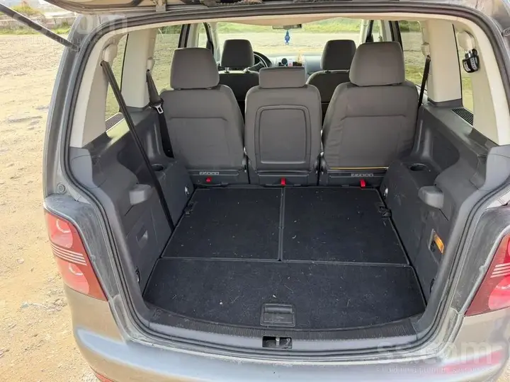 Volkswagen Touran 2008 photo 5