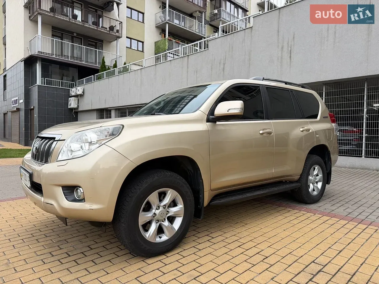 Toyota Land Cruiser Prado 2012 photo 4