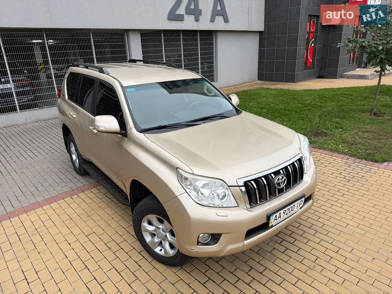 Toyota Land Cruiser Prado 2012 photo 2
